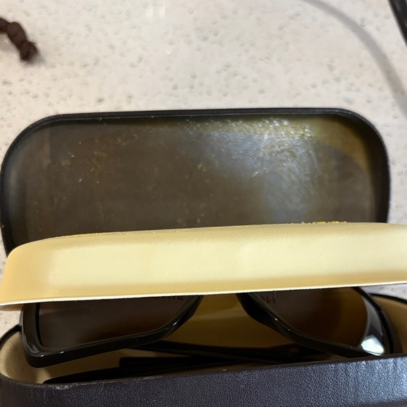 Louis Vuitton Black Sunglasses flore care main image 10